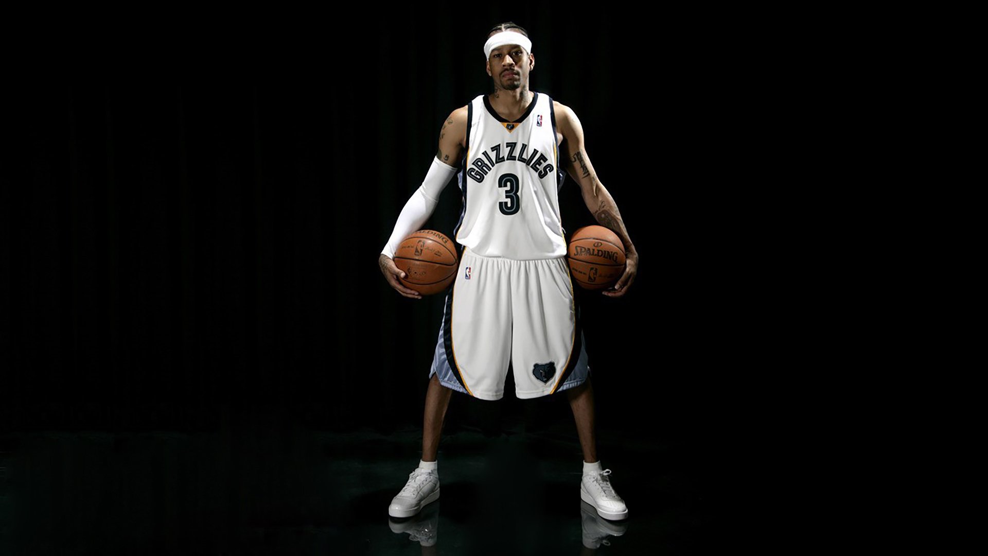 比赛结束后球员自发感谢远征球迷现场气氛感人至深，比赛后的致谢语